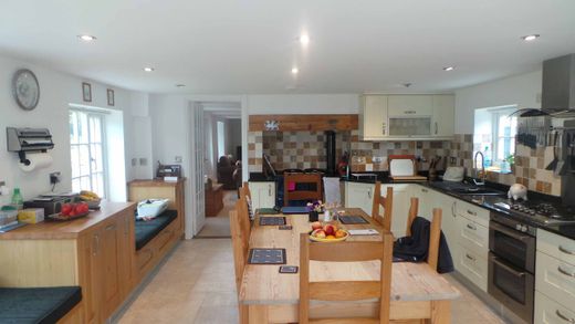 T M Decorating Penzance a father & Daughter Family run Business 