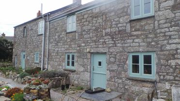 T M Decorating Penzance a father & Daughter Family run Business 