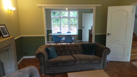 T M Decorating Penzance a father & Daughter Family run Business 