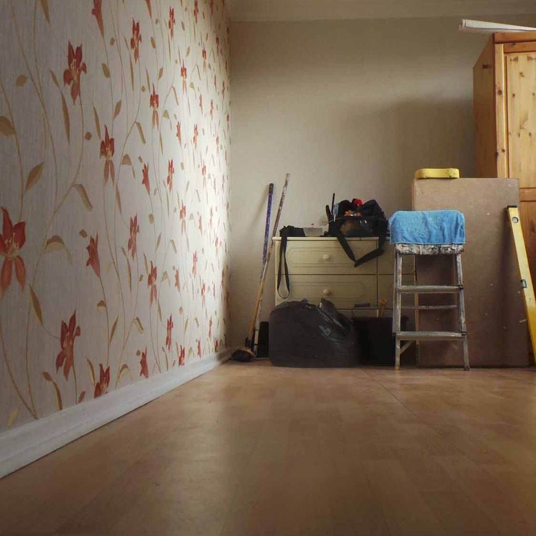 T M Decorating Penzance a father & Daughter Family run Business 