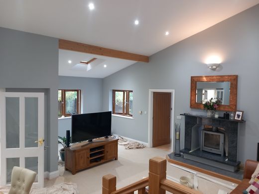 T M Decorating Penzance a father & Daughter Family run Business 