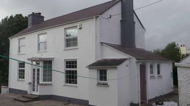 T M Decorating Penzance a father & Daughter Family run Business 