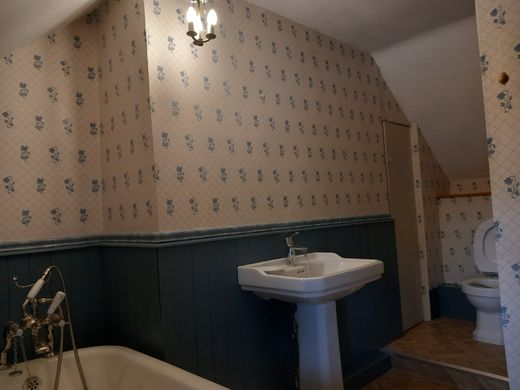 T M Decorating Penzance a father & Daughter Family run Business 